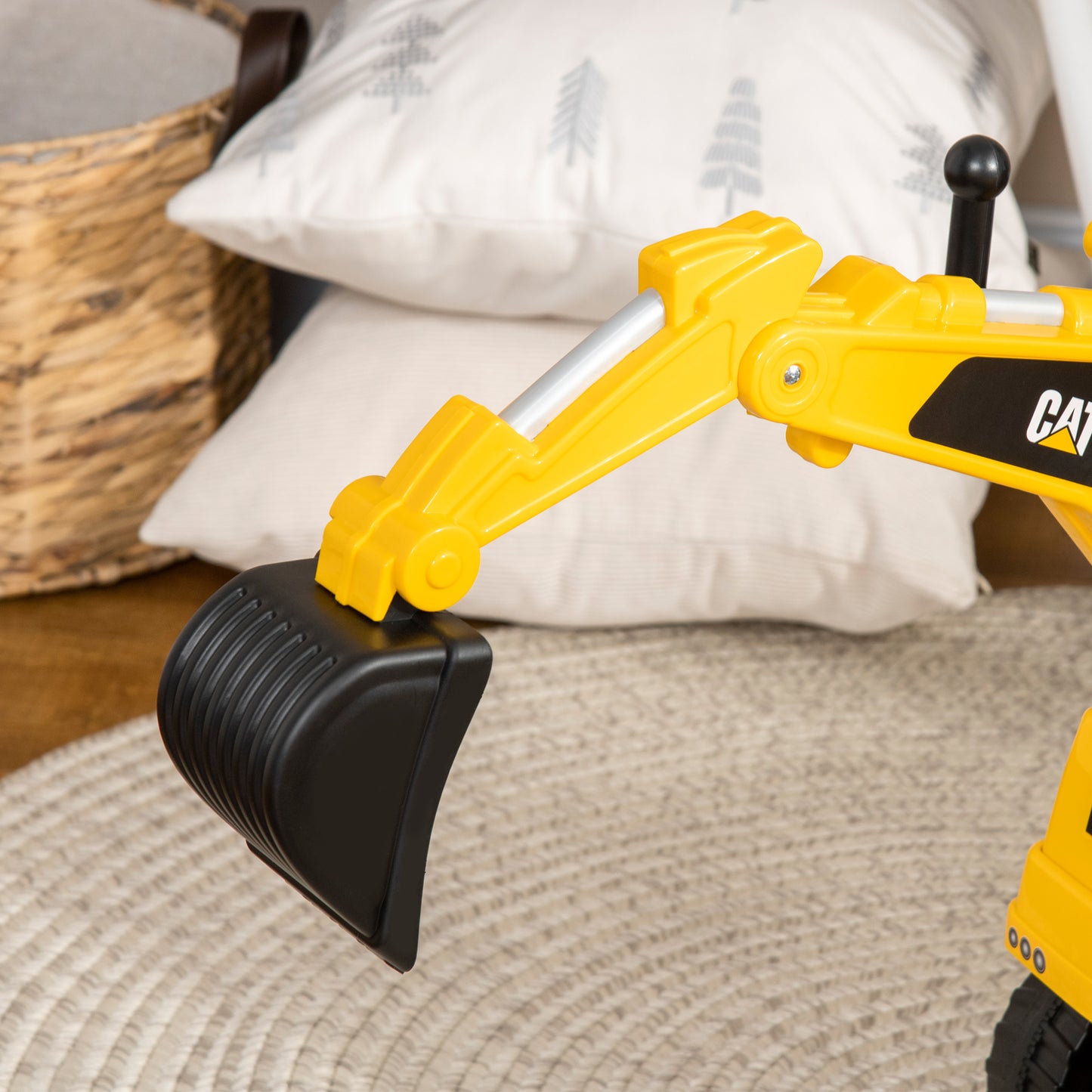 HOMCOM CAT Licensed 1-3 Years Safe Ride-On Digger with Controllable Shovel & Storage