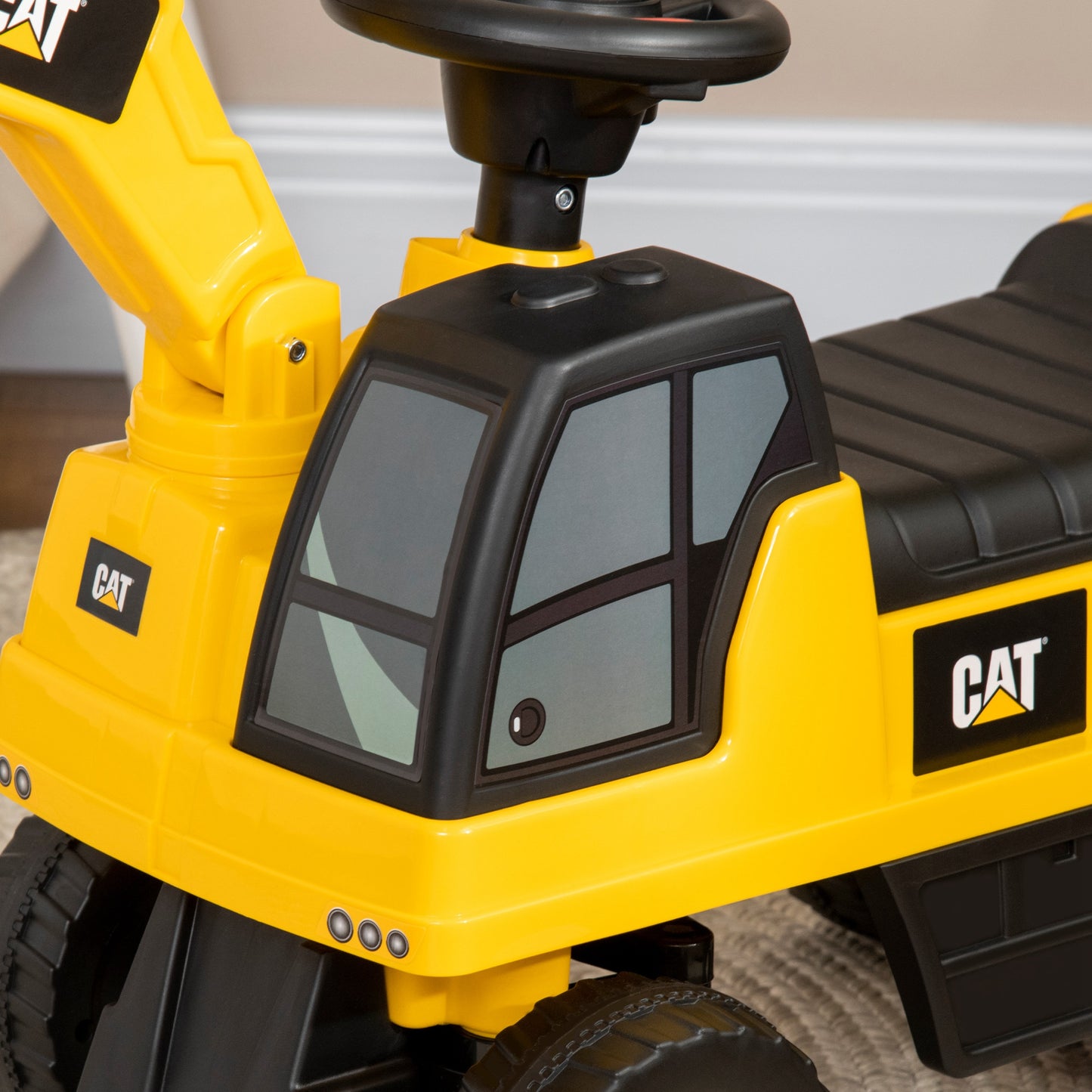 HOMCOM CAT Licensed 1-3 Years Safe Ride-On Digger with Controllable Shovel & Storage